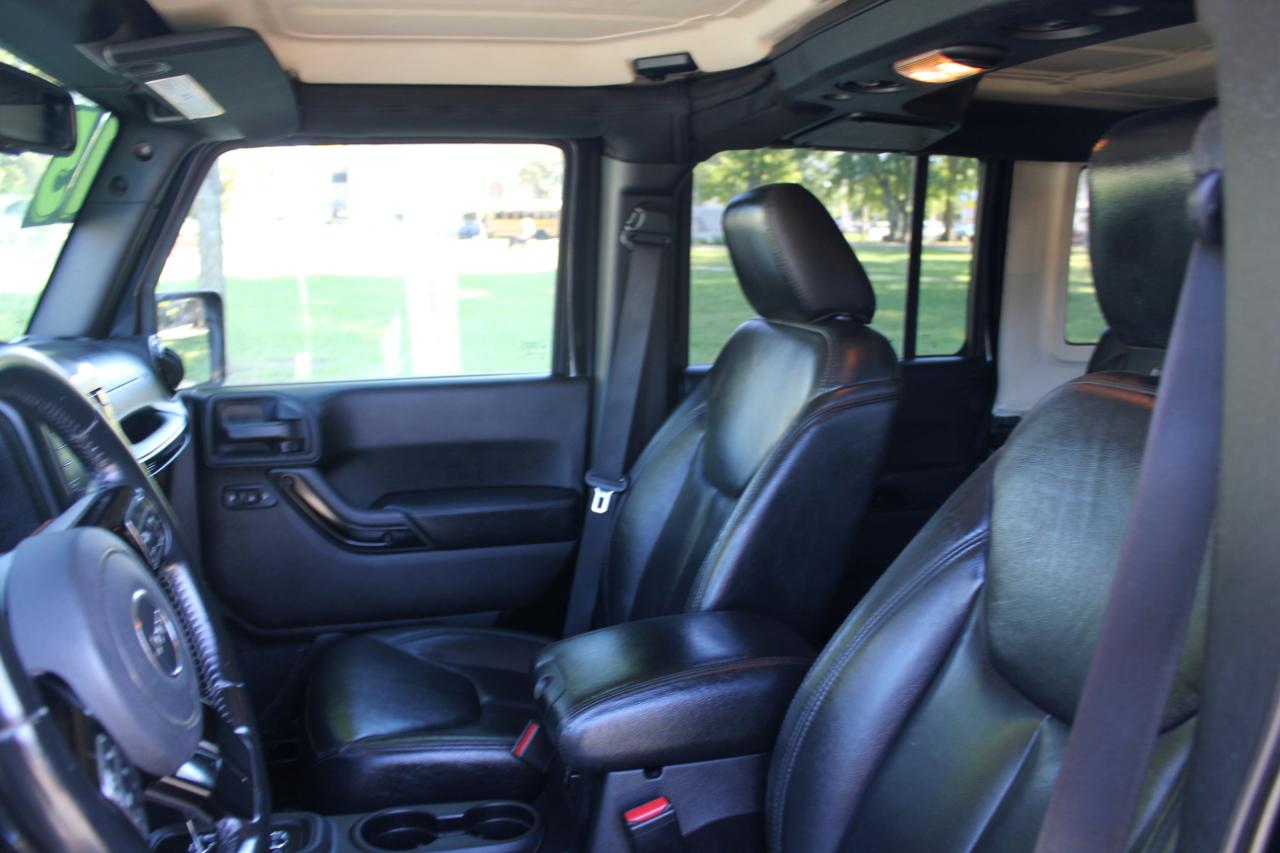Jeep Wrangler Unlimited Sahara 4WD 2015