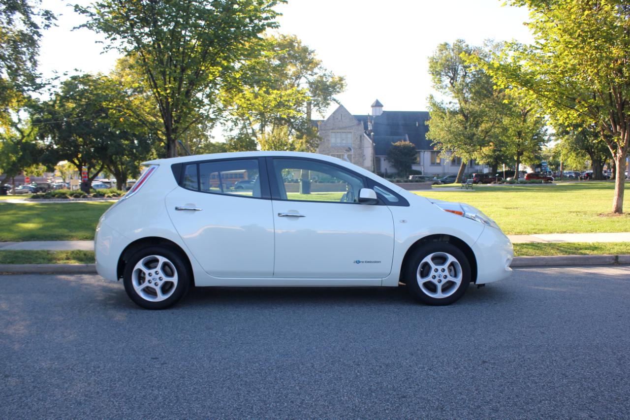 Nissan Leaf SL 2012
