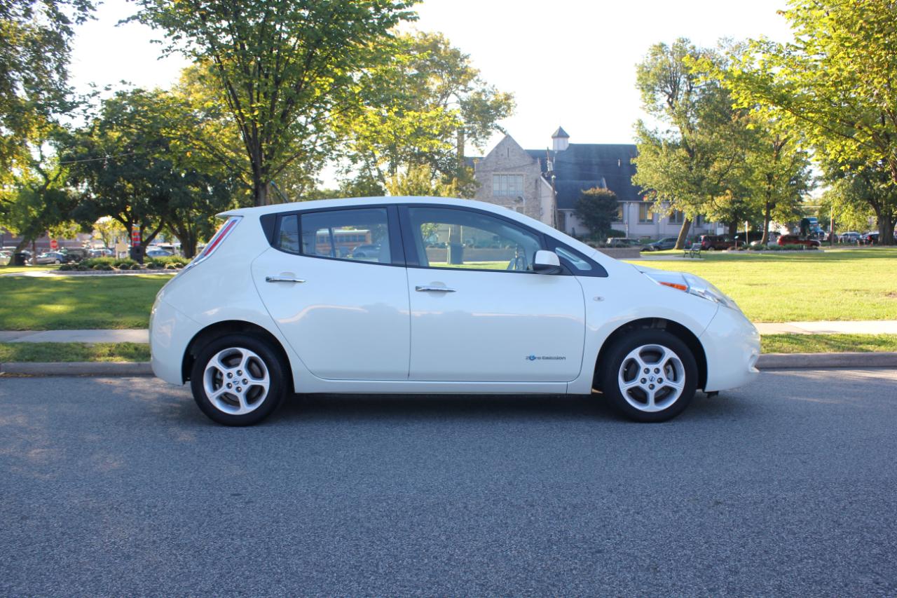 Nissan Leaf SL 2012
