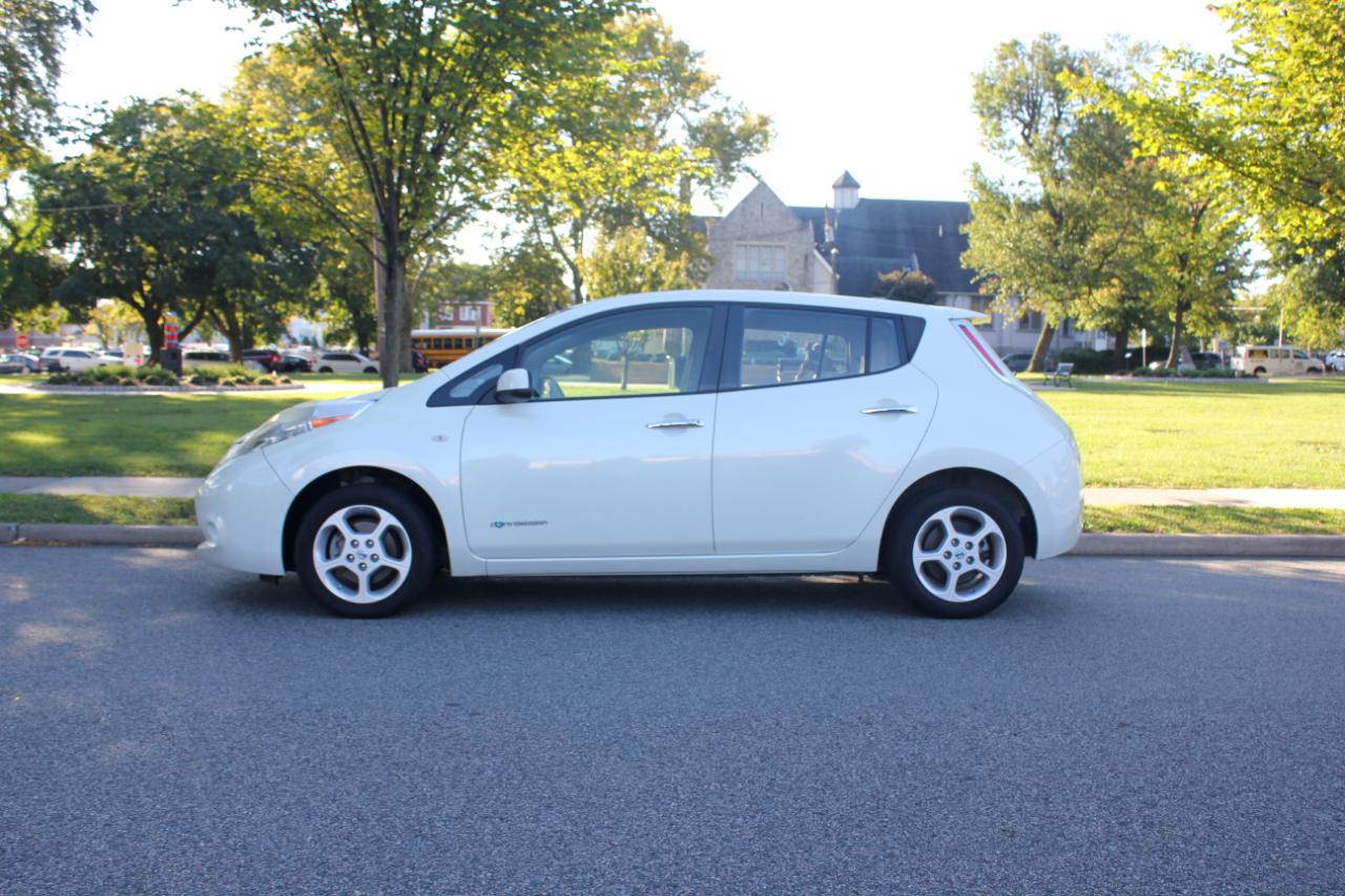 Nissan Leaf SL 2012