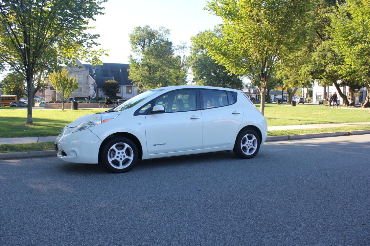 Nissan Leaf SL 2012