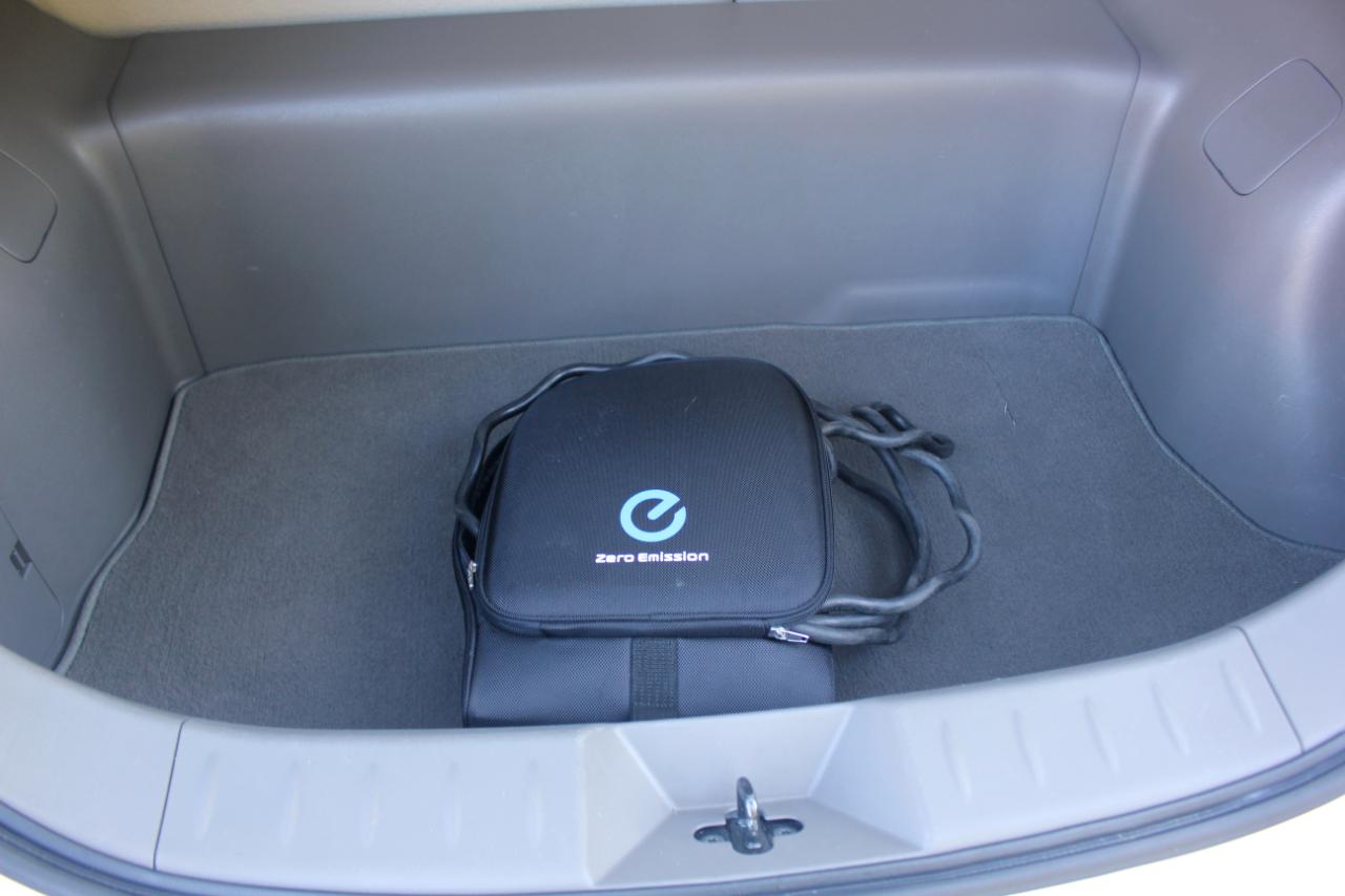 Nissan Leaf SL 2012