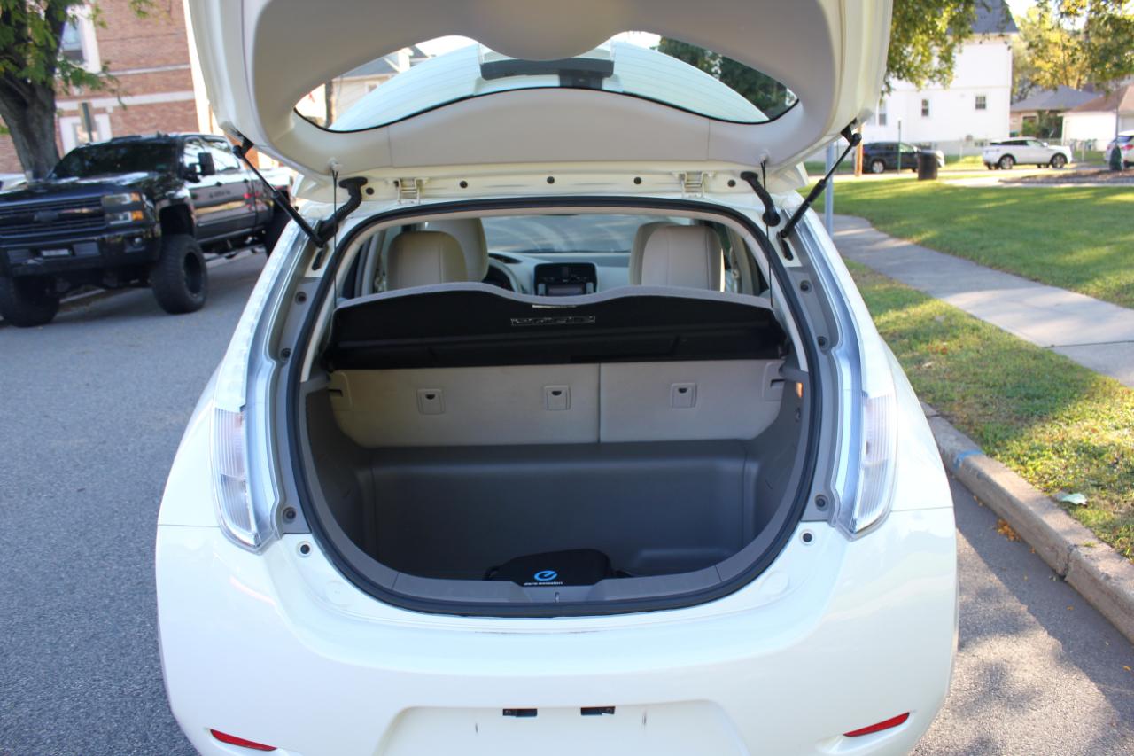 Nissan Leaf SL 2012