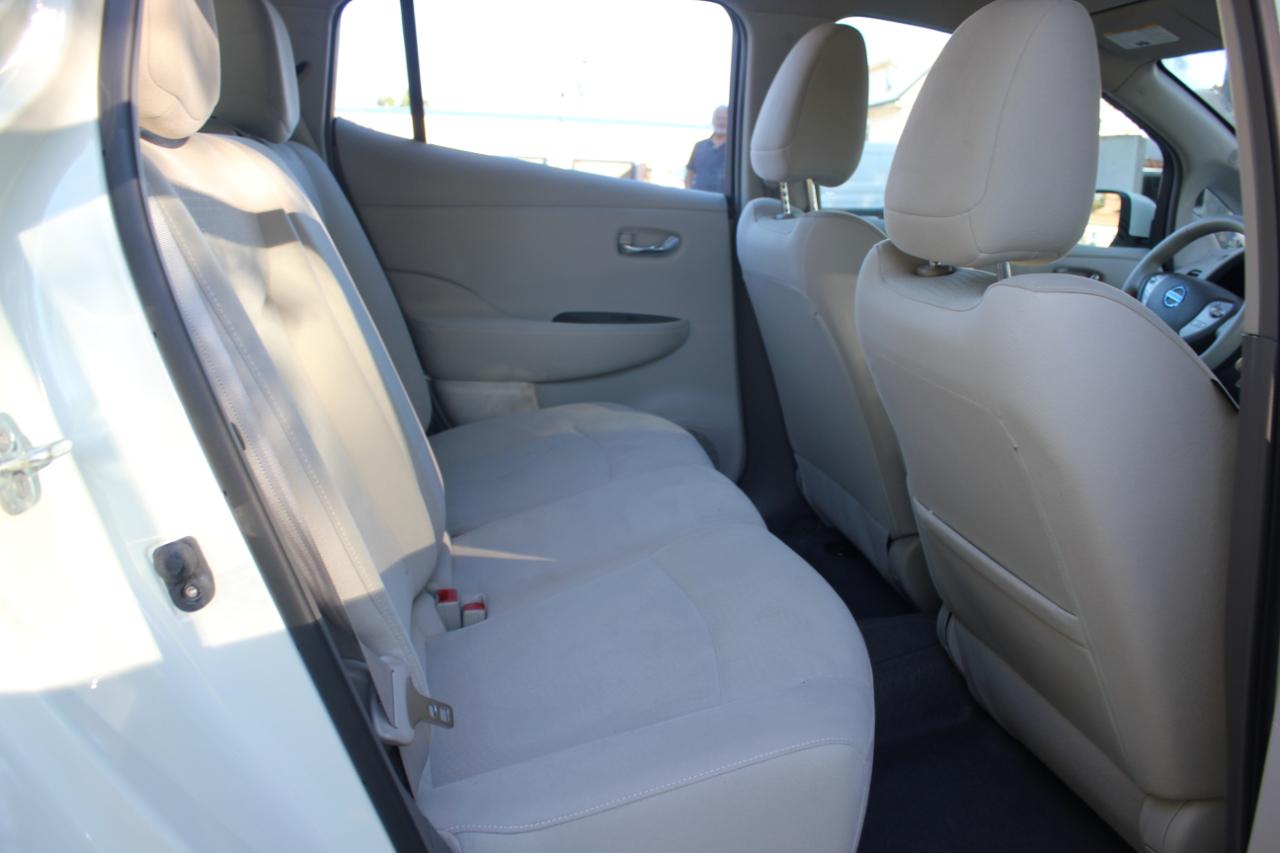 Nissan Leaf SL 2012