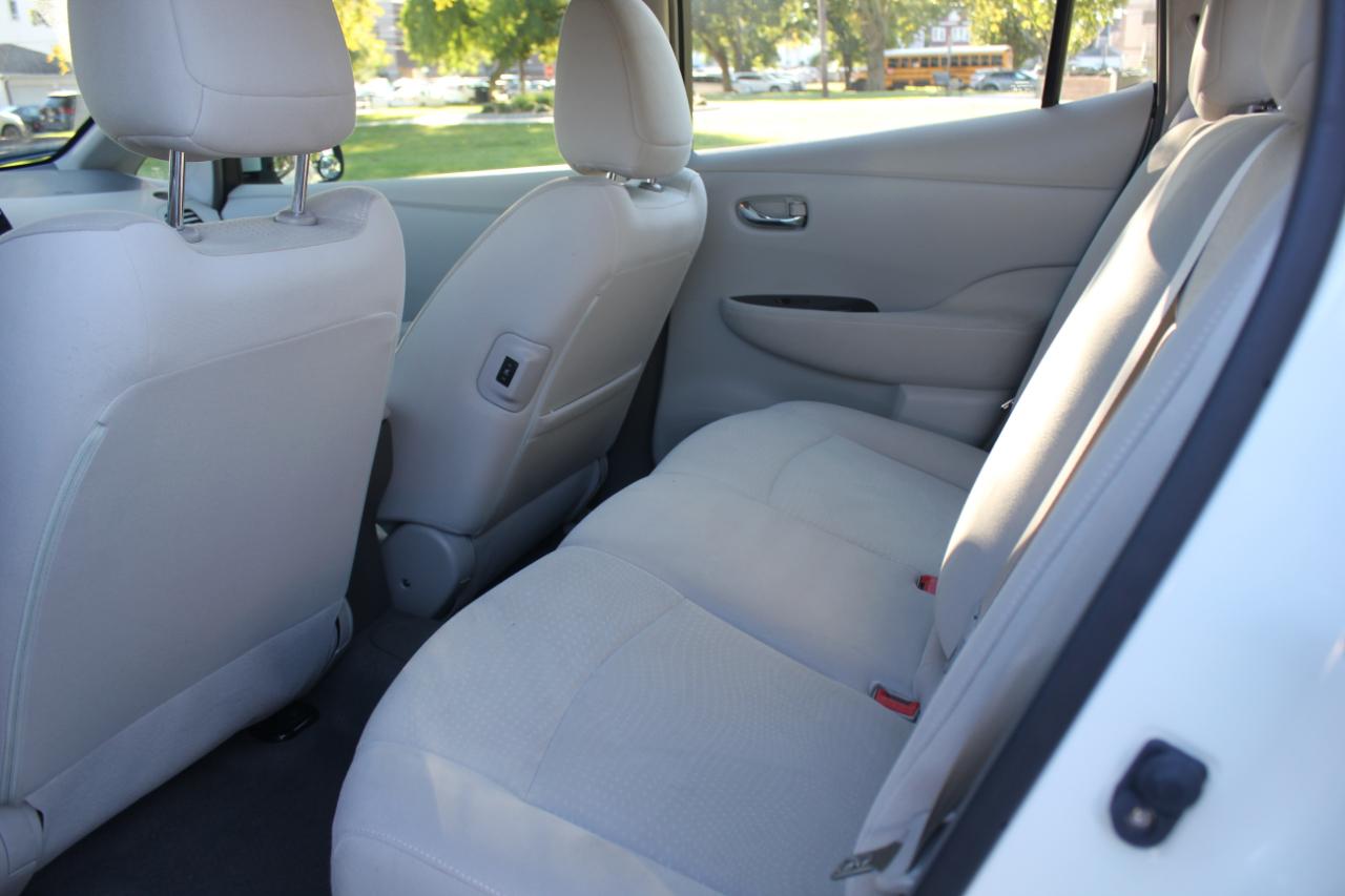 Nissan Leaf SL 2012