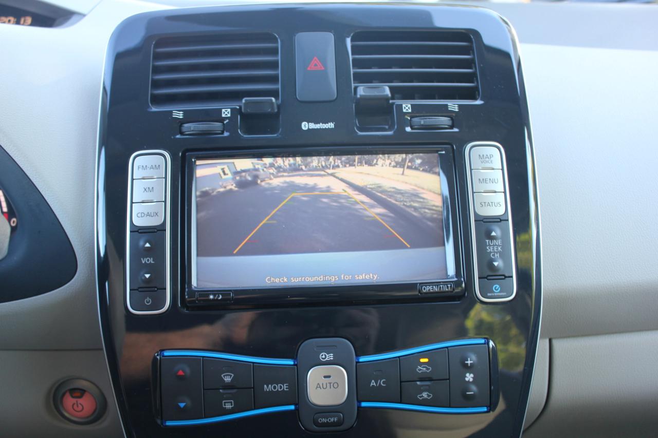 Nissan Leaf SL 2012