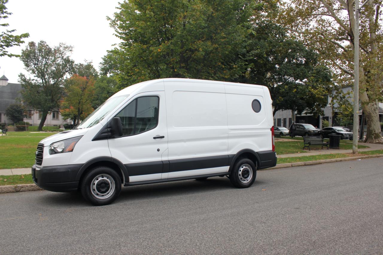 Ford Transit 150 Van Med. Roof w/Sliding Pass. 130-in. WB 2017