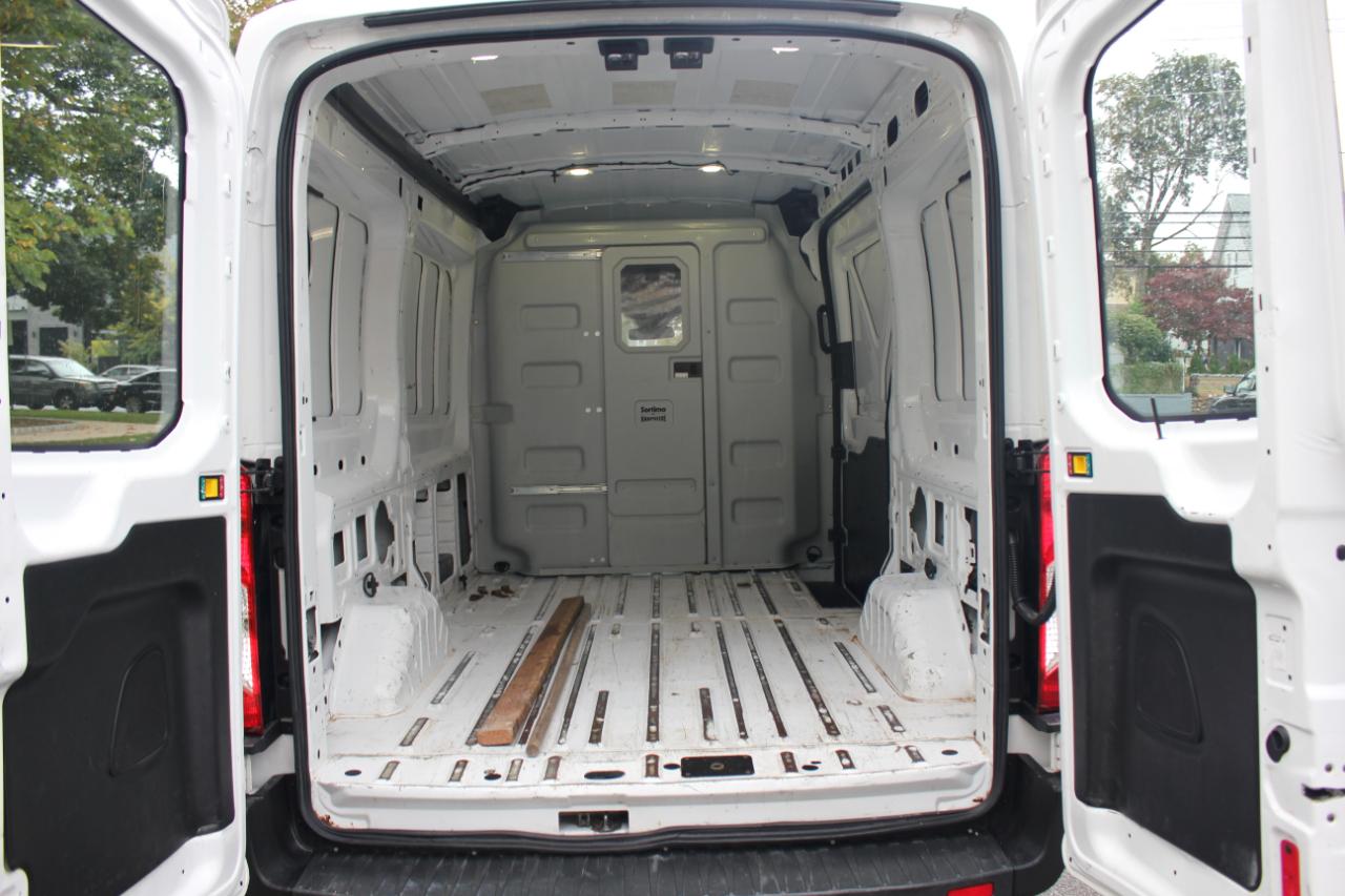 Ford Transit 150 Van Med. Roof w/Sliding Pass. 130-in. WB 2017