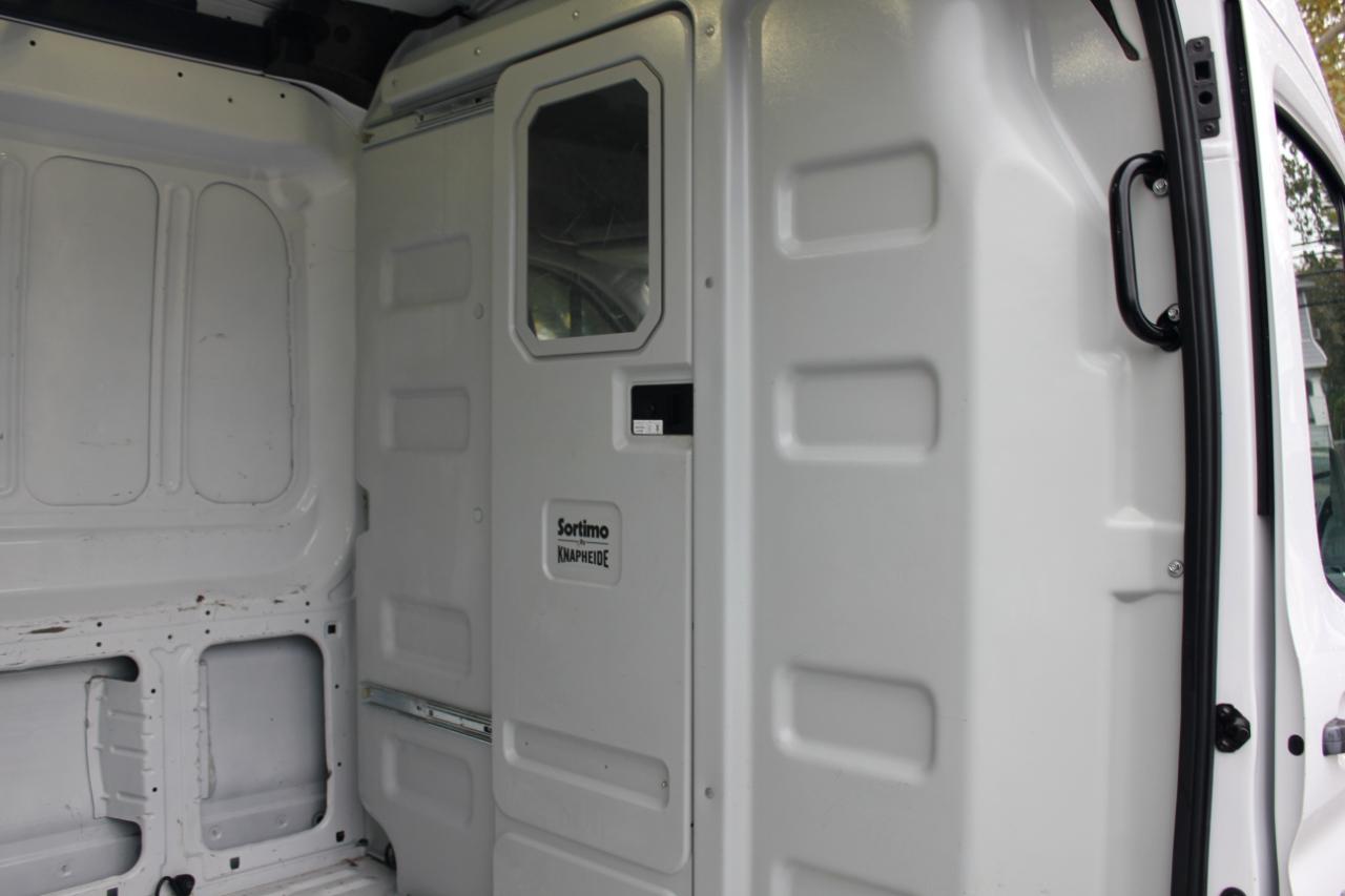Ford Transit 150 Van Med. Roof w/Sliding Pass. 130-in. WB 2017