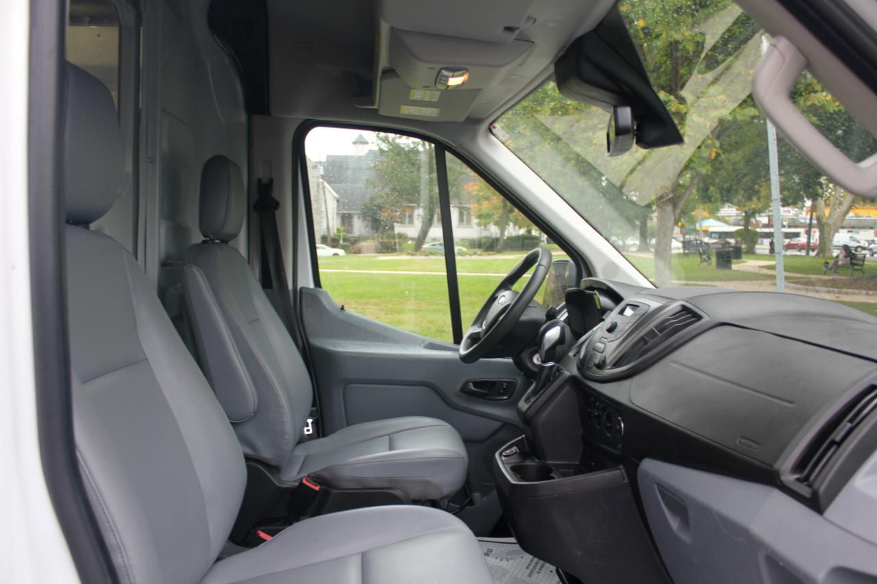 Ford Transit 150 Van Med. Roof w/Sliding Pass. 130-in. WB 2017