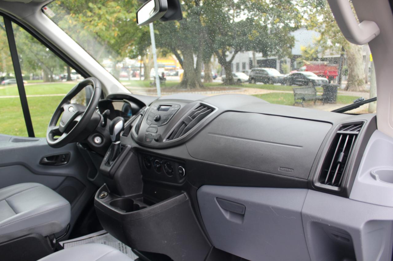 Ford Transit 150 Van Med. Roof w/Sliding Pass. 130-in. WB 2017