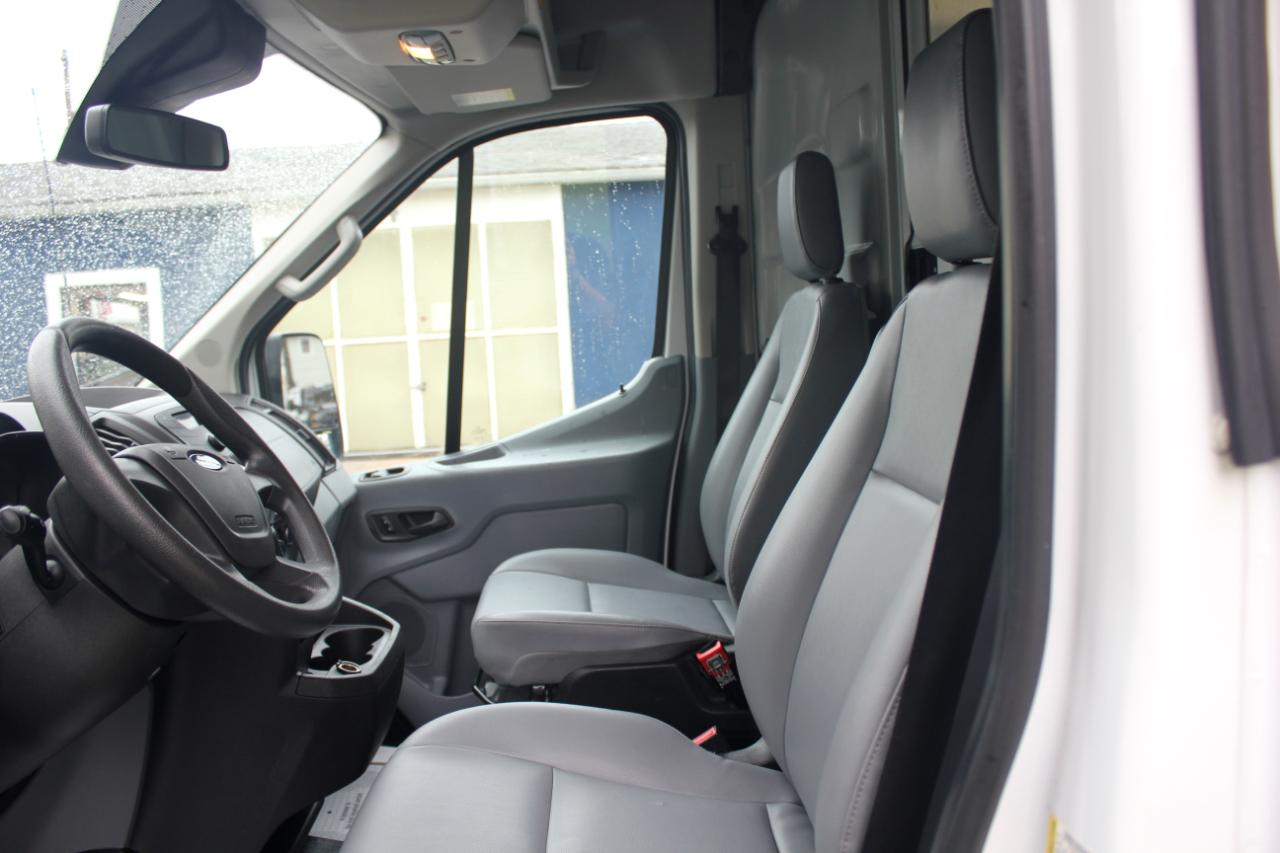 Ford Transit 150 Van Med. Roof w/Sliding Pass. 130-in. WB 2017