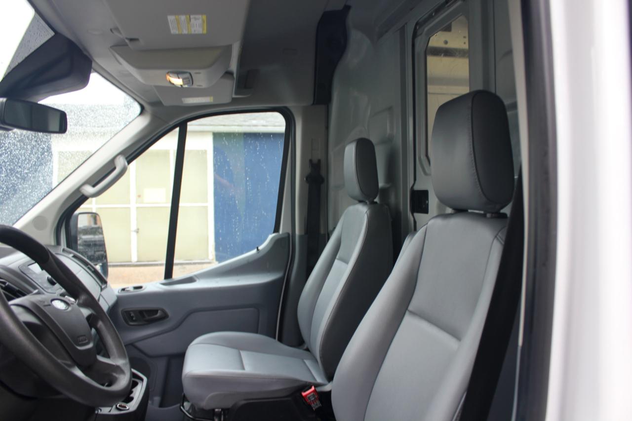 Ford Transit 150 Van Med. Roof w/Sliding Pass. 130-in. WB 2017