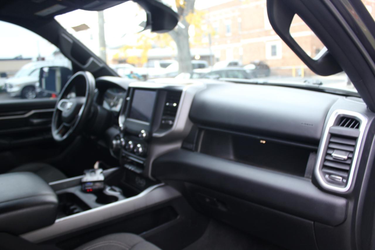 RAM 1500 Big Horn Crew Cab SWB 4WD 2020