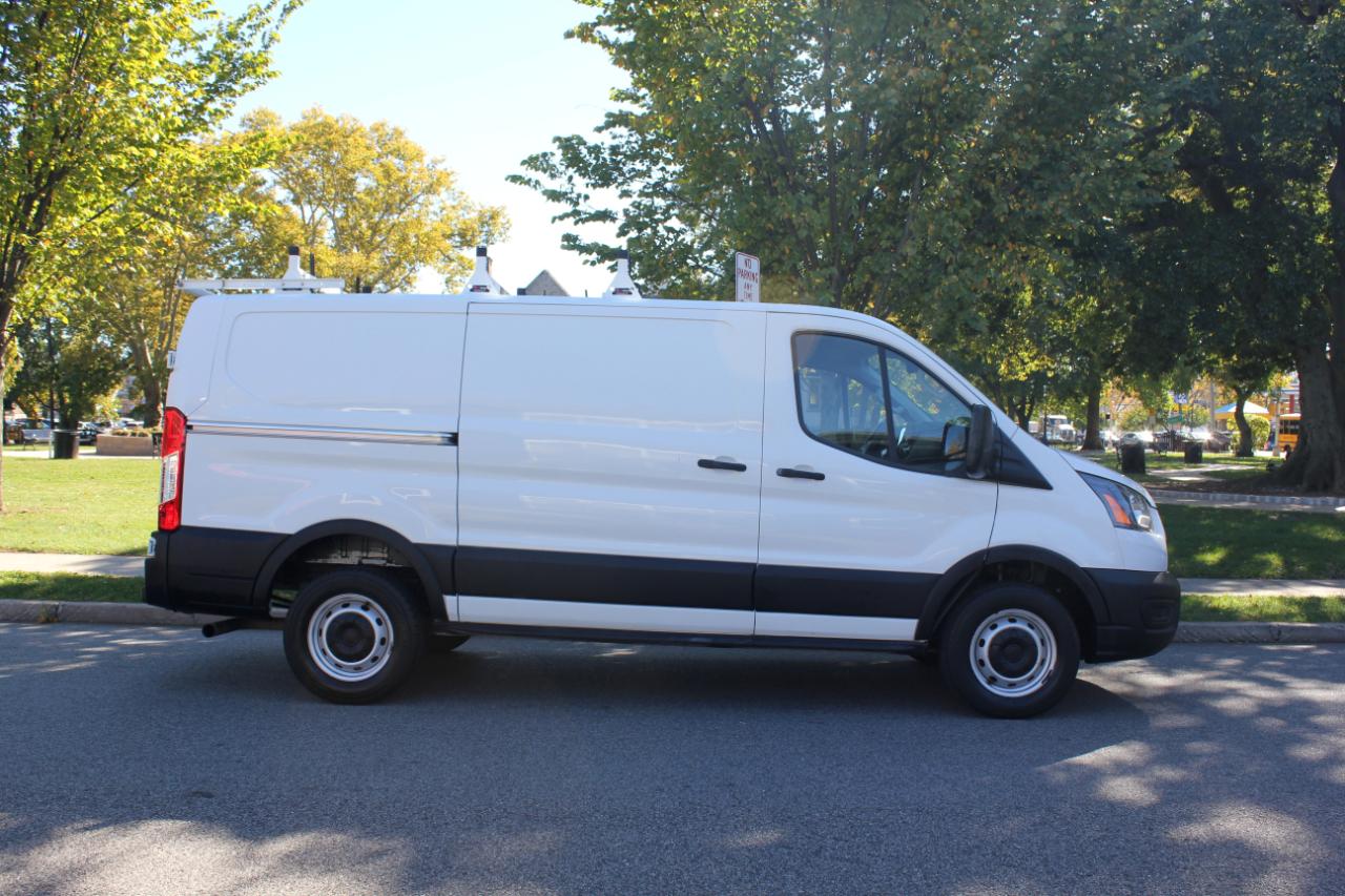 Ford Transit 250 Van Low Roof w/Sliding Pass. 130-in. WB 2020