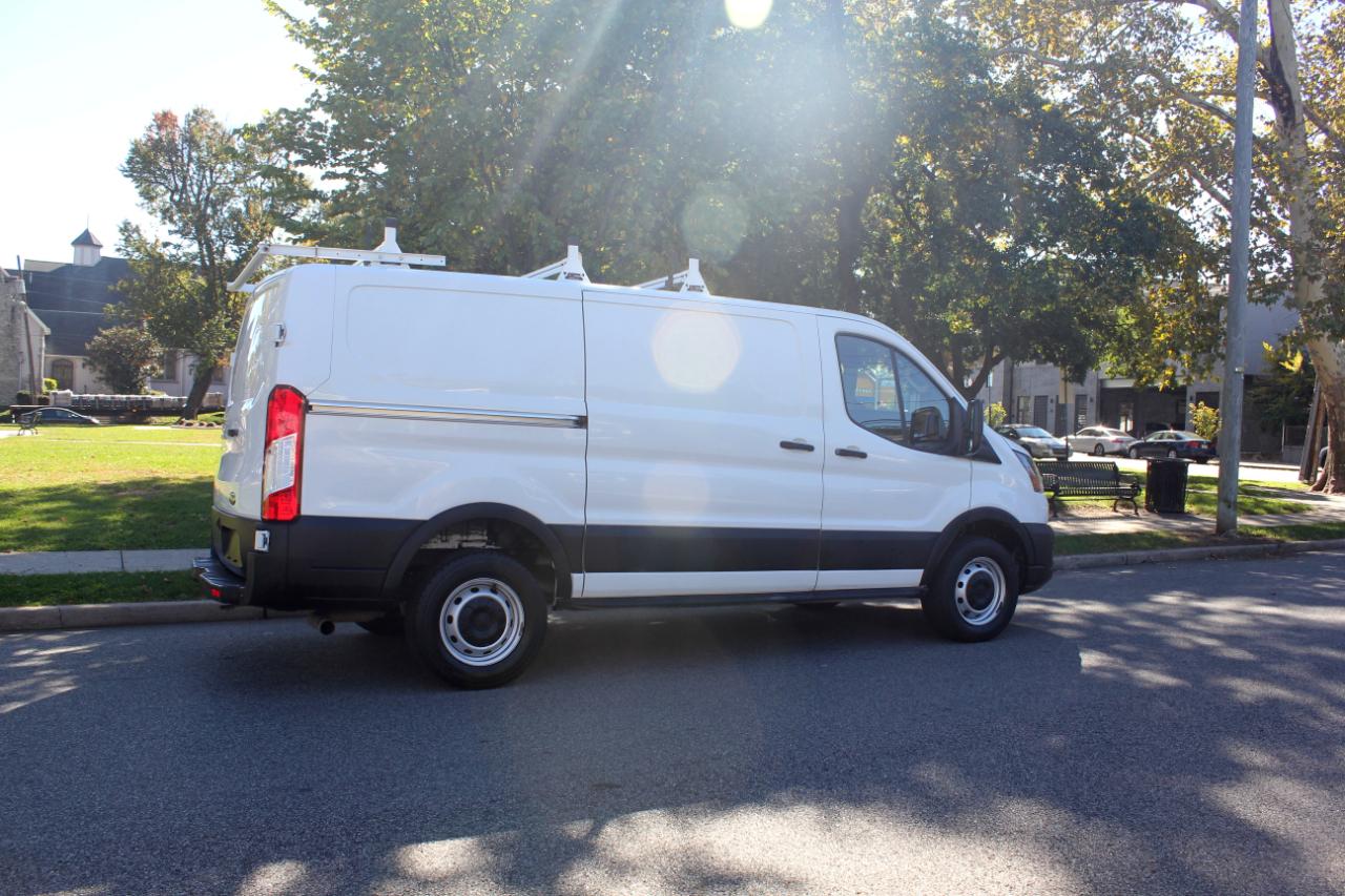 Ford Transit 250 Van Low Roof w/Sliding Pass. 130-in. WB 2020