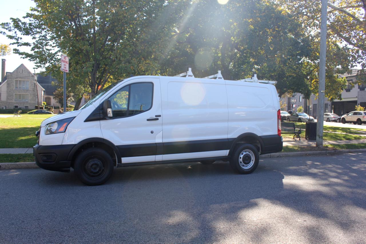 Ford Transit 250 Van Low Roof w/Sliding Pass. 130-in. WB 2020