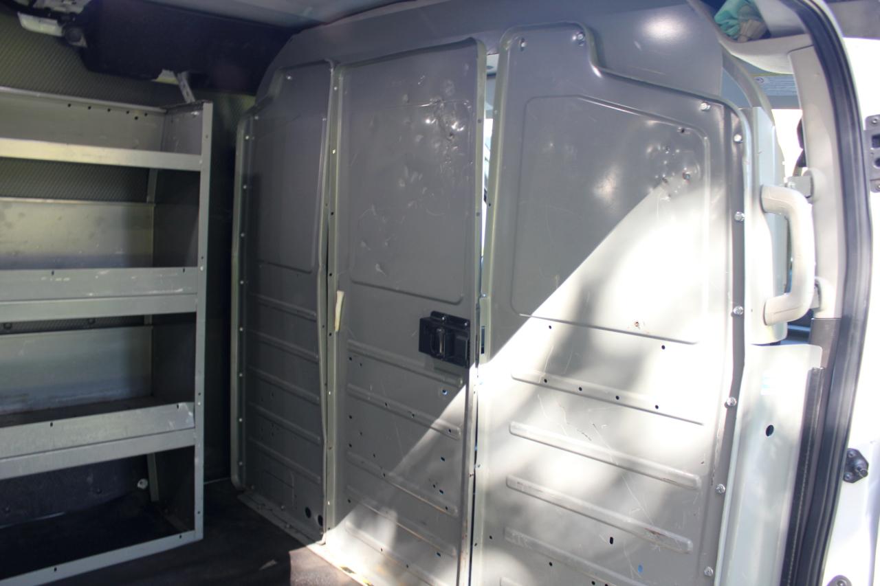 Ford Transit 250 Van Low Roof w/Sliding Pass. 130-in. WB 2020