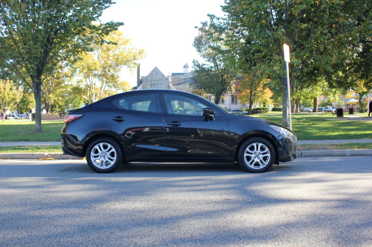 Toyota Yaris iA 6A 2017