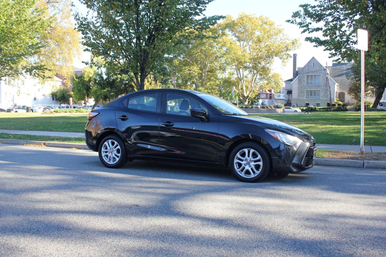 Toyota Yaris iA 6A 2017