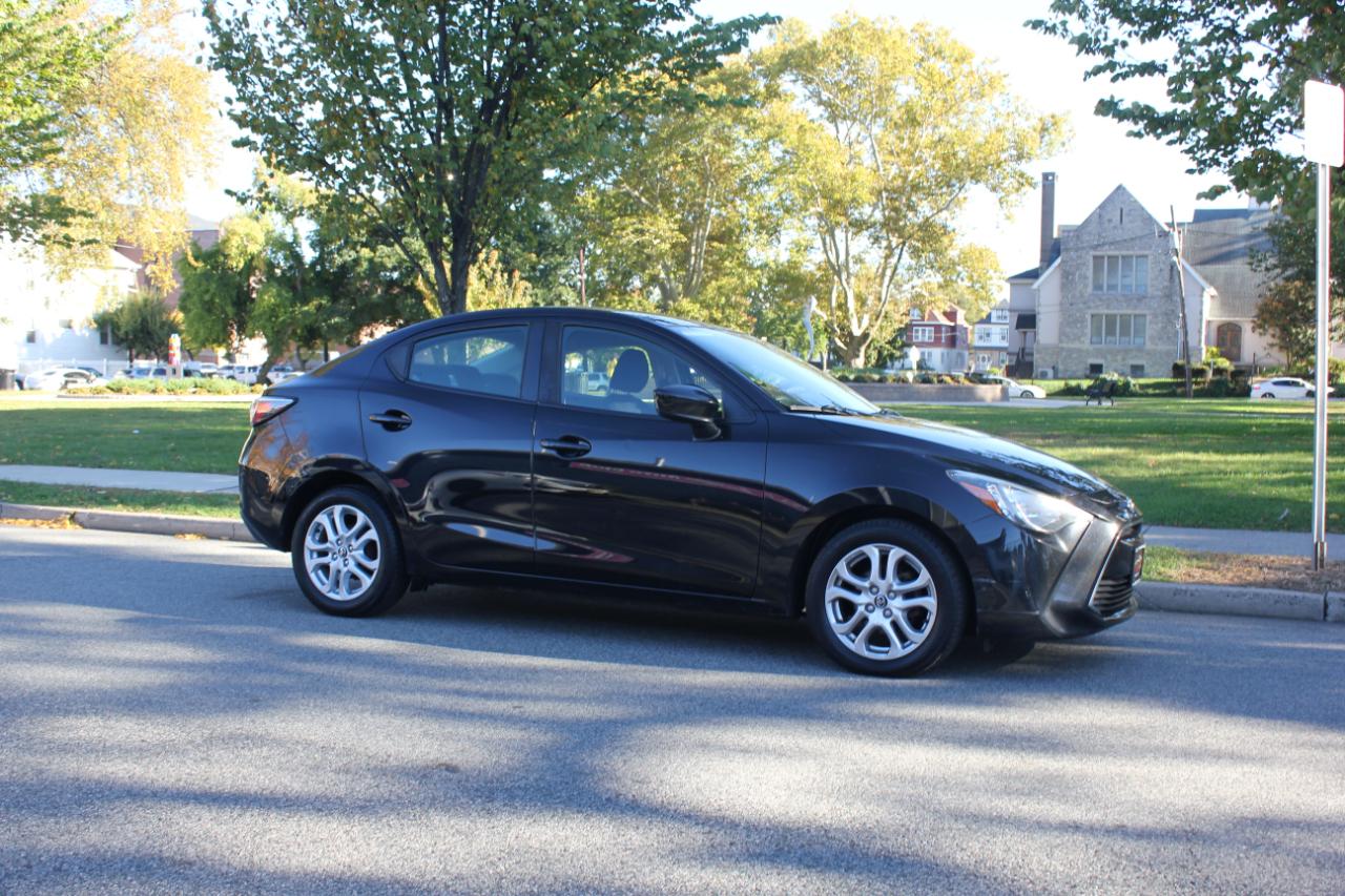 Toyota Yaris iA 6A 2017