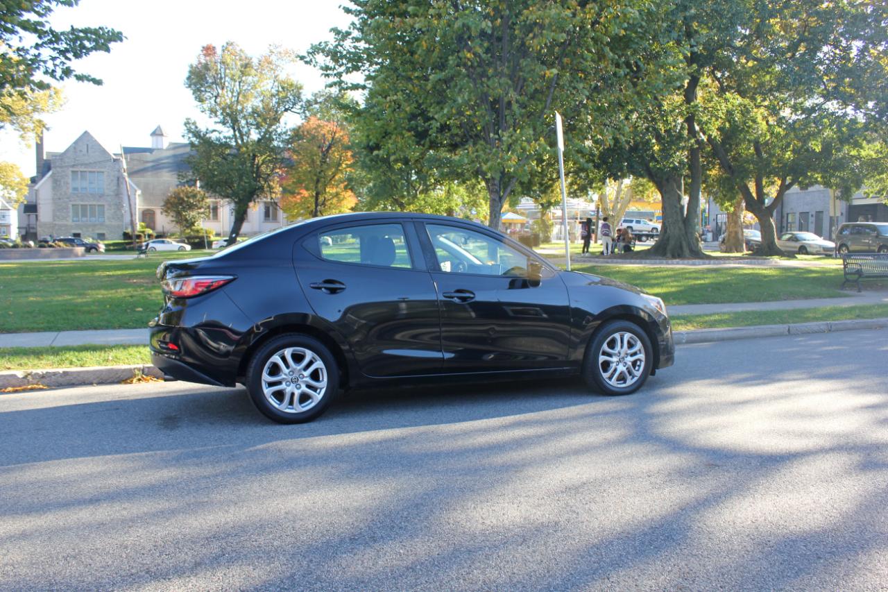Toyota Yaris iA 6A 2017