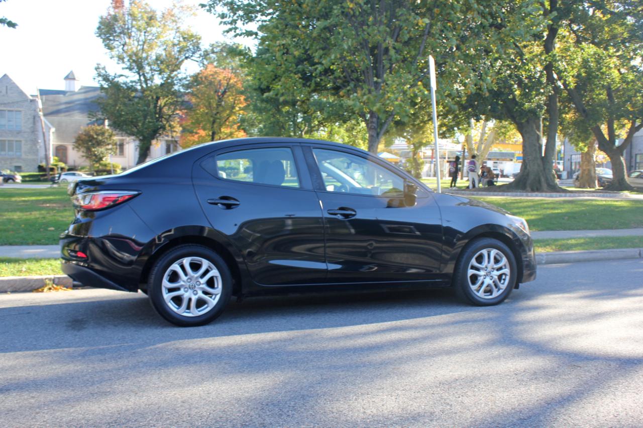 Toyota Yaris iA 6A 2017