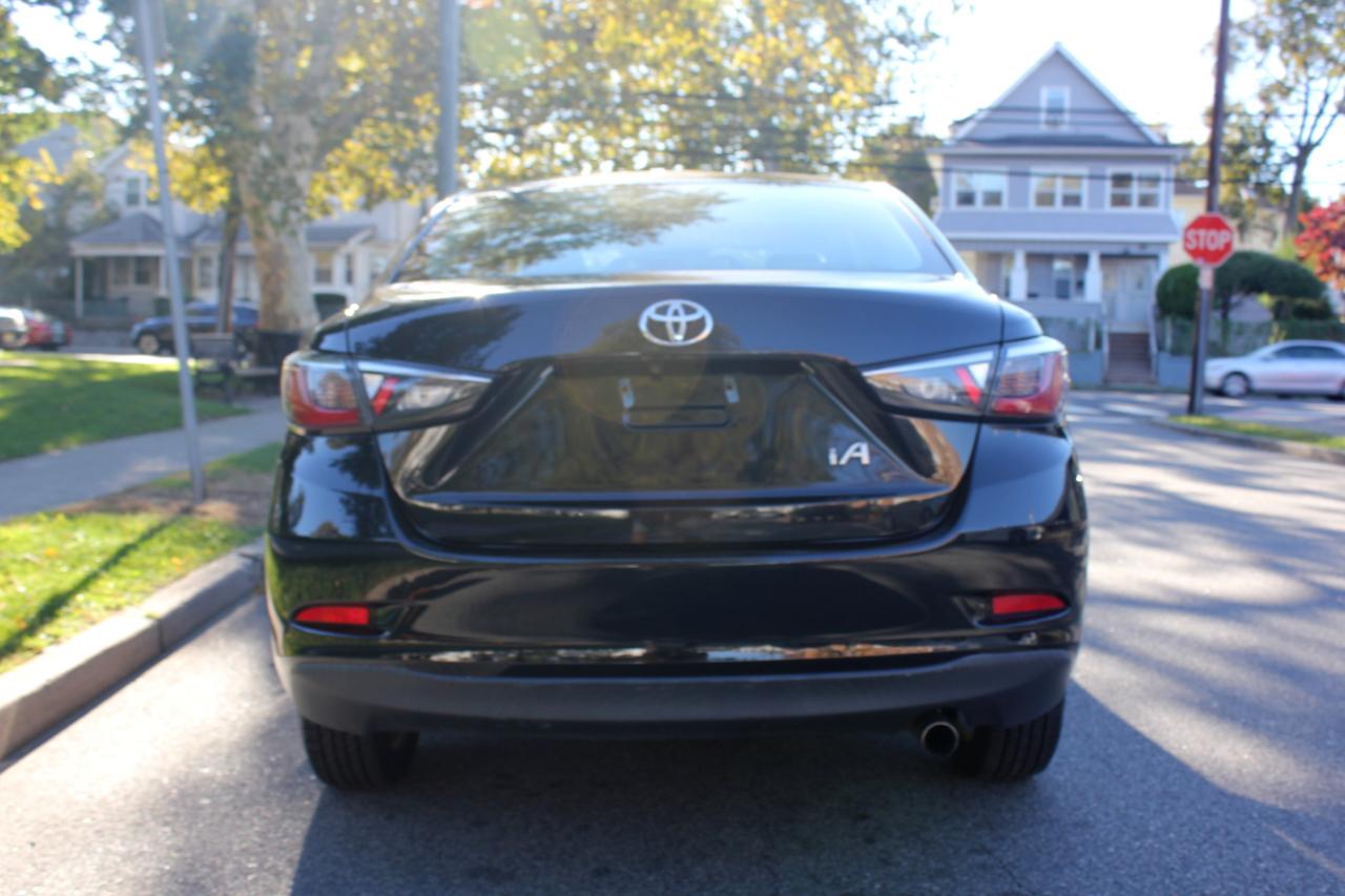 Toyota Yaris iA 6A 2017