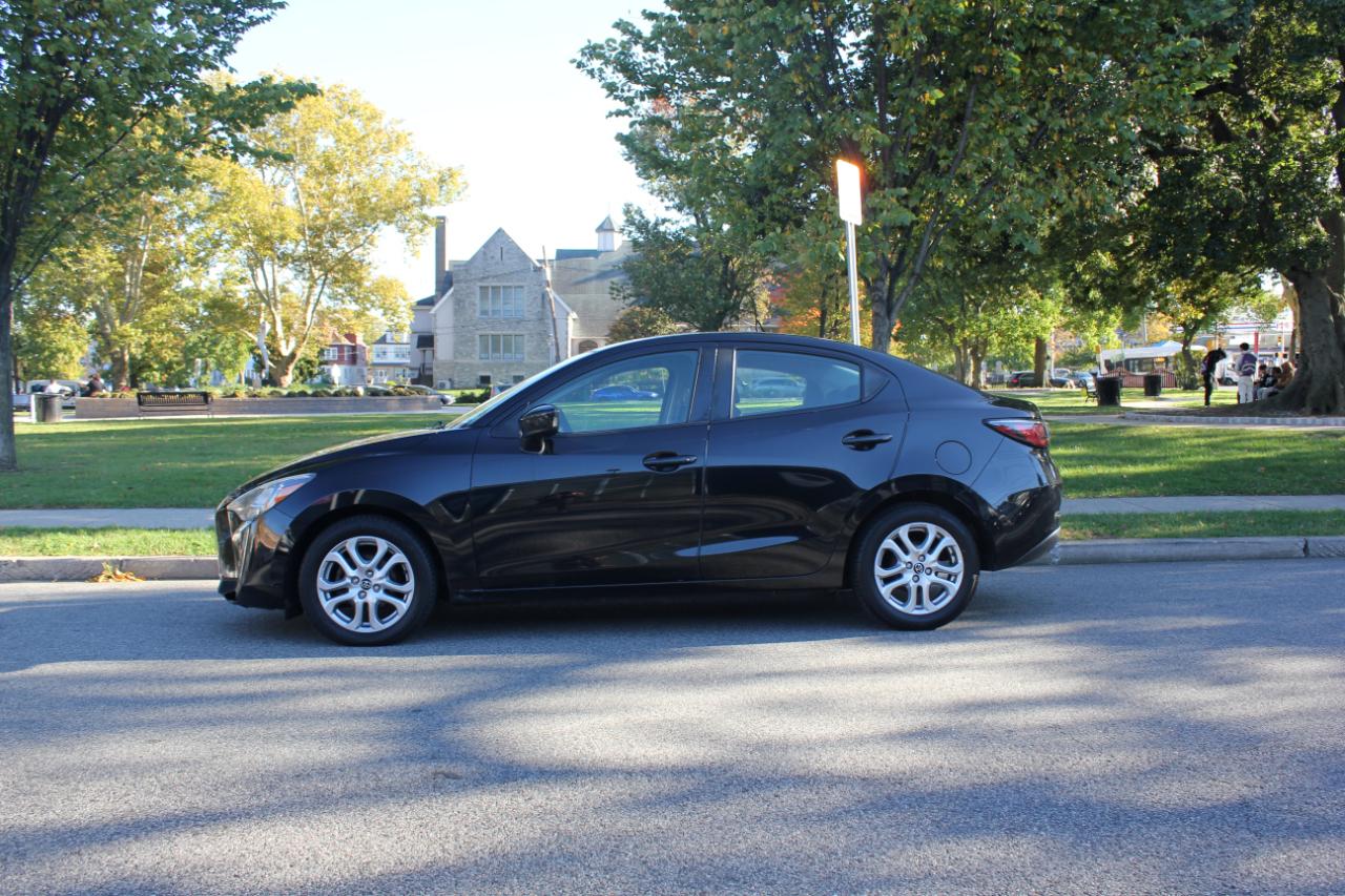 Toyota Yaris iA 6A 2017