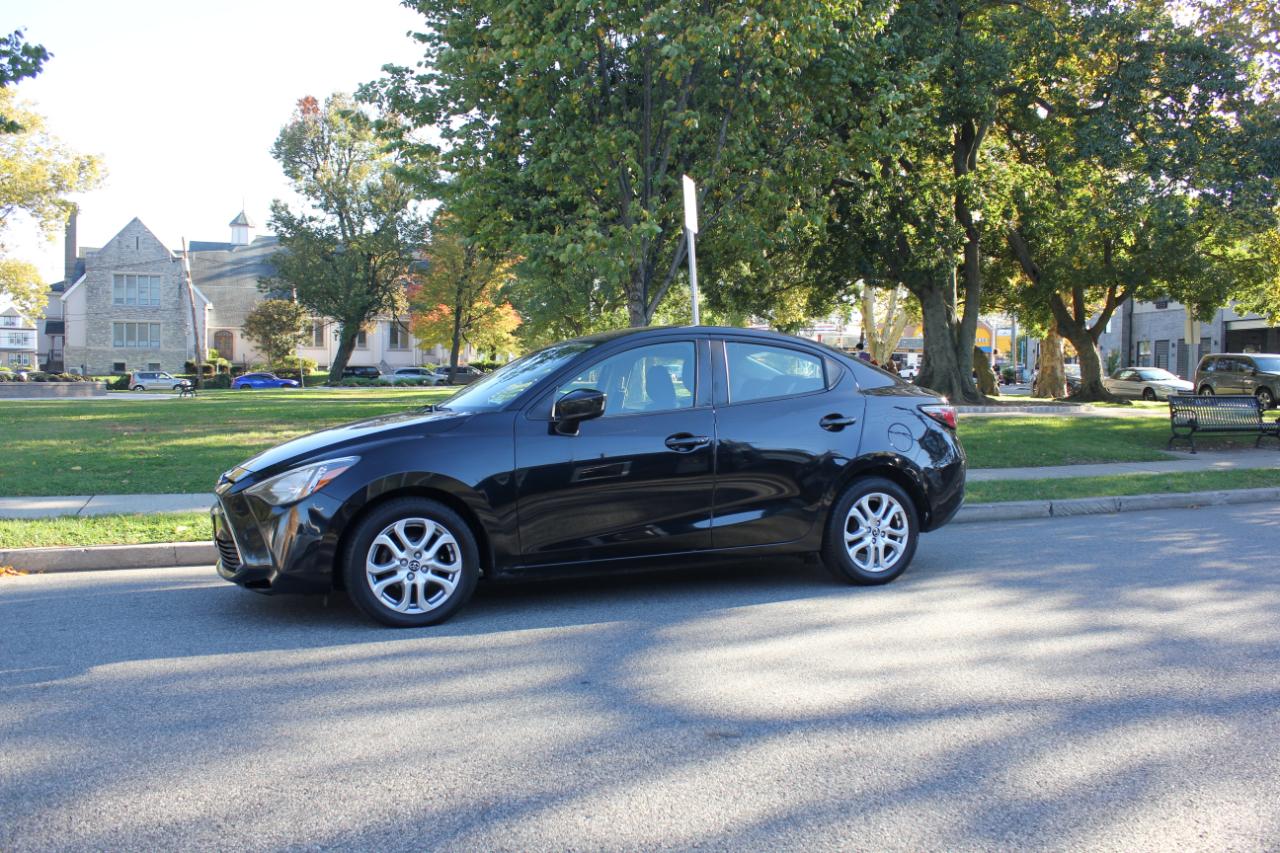 Toyota Yaris iA 6A 2017
