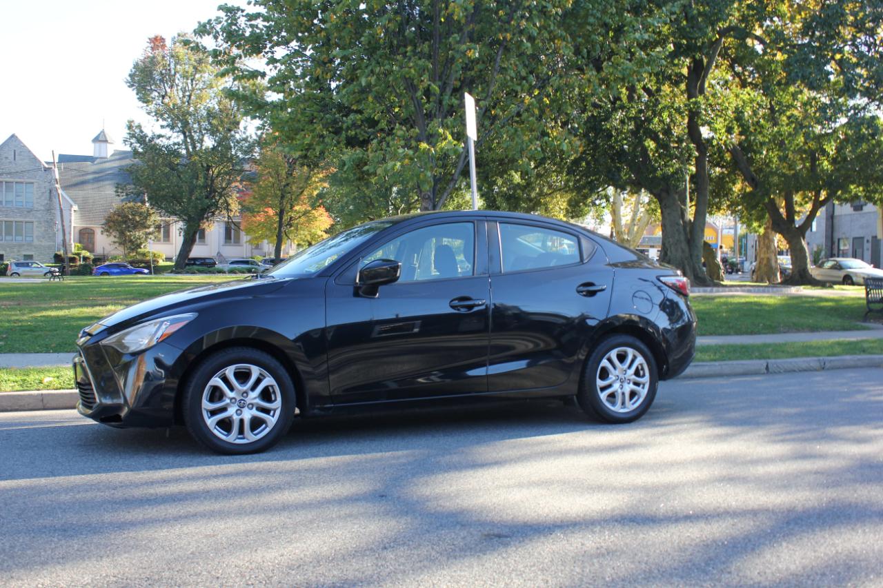 Toyota Yaris iA 6A 2017