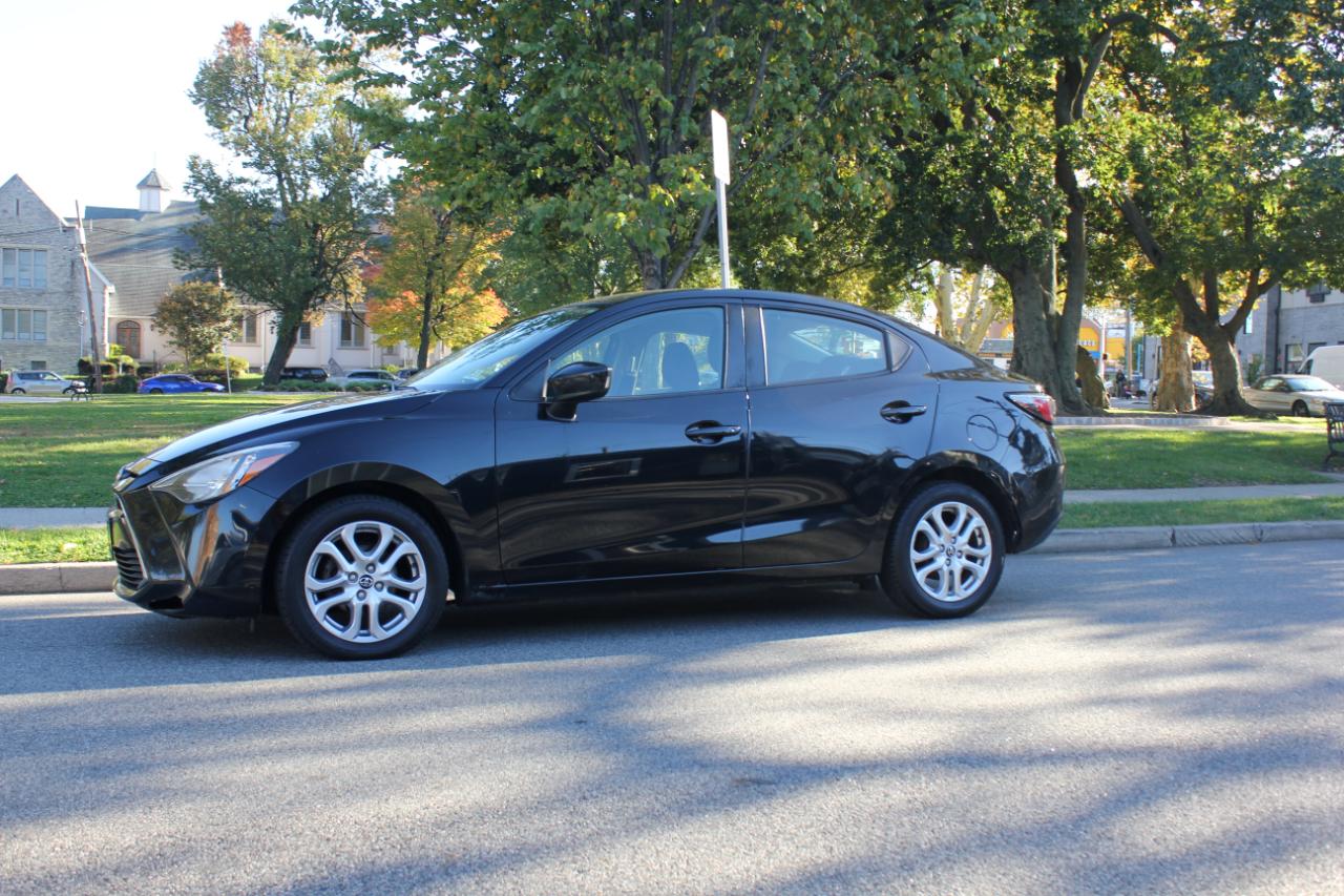 Toyota Yaris iA 6A 2017