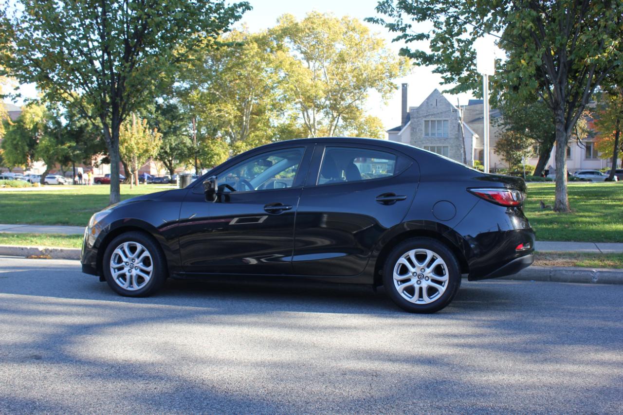 Toyota Yaris iA 6A 2017