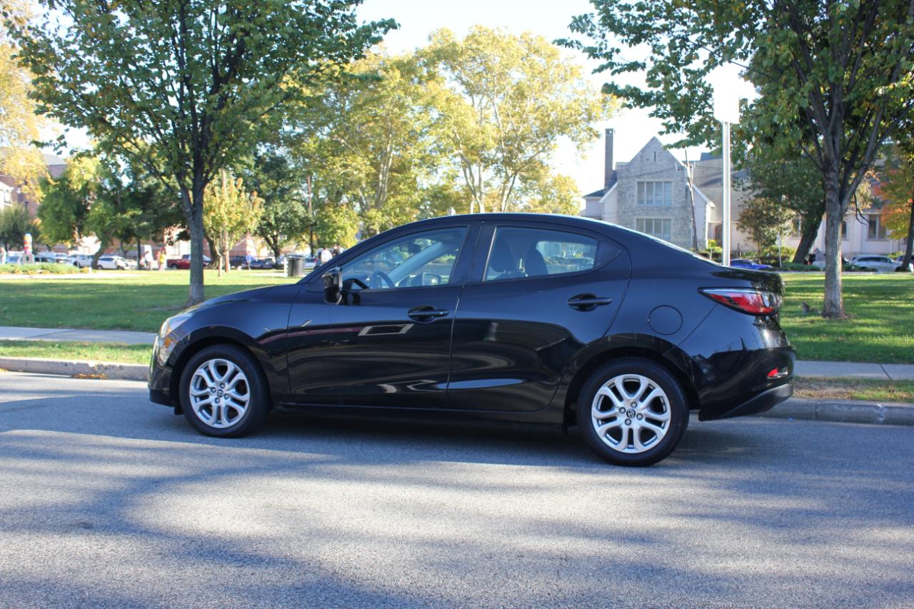 Toyota Yaris iA 6A 2017