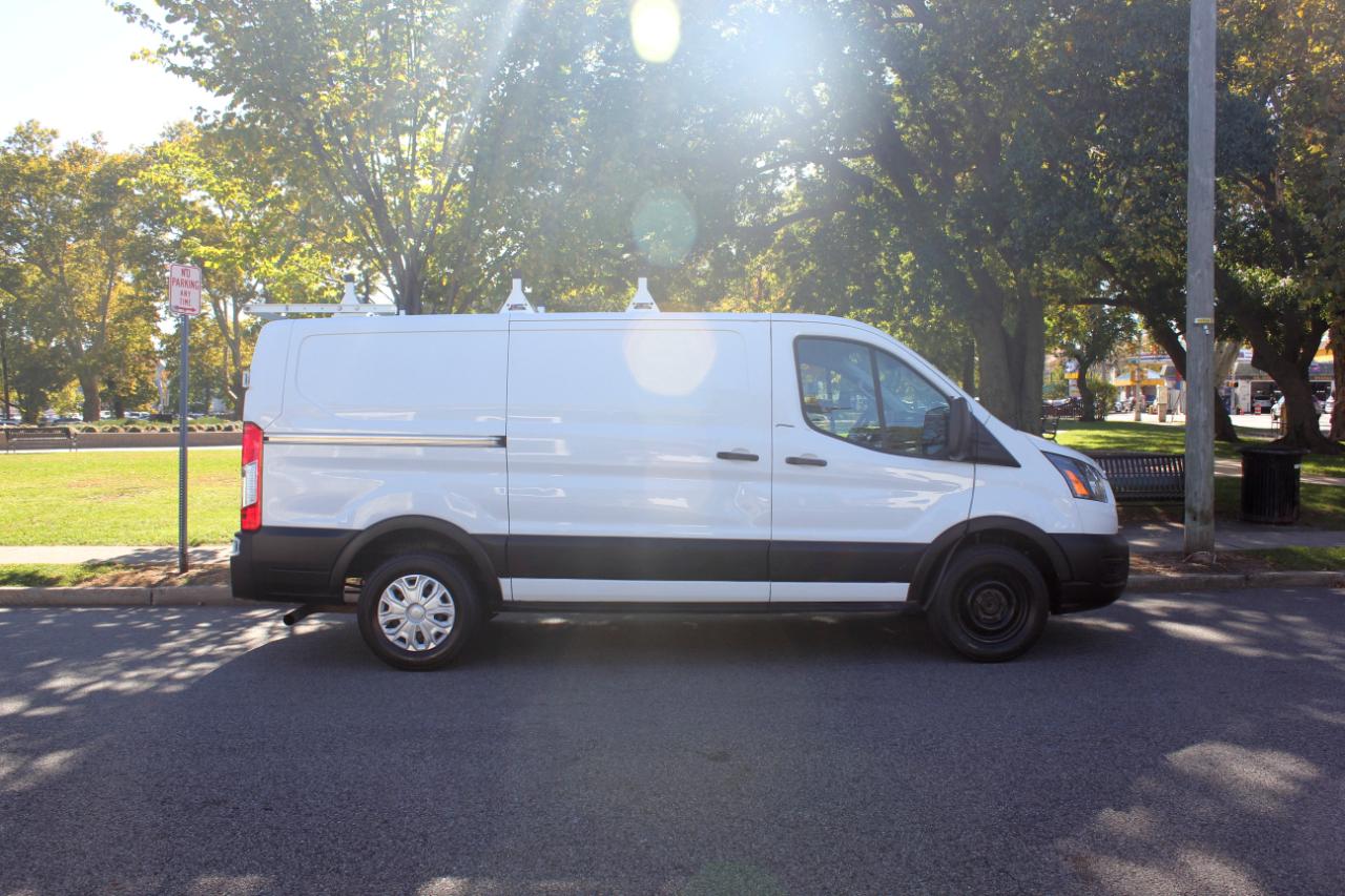 Ford Transit 150 Van Low Roof w/Sliding Pass. 130-in. WB 2021