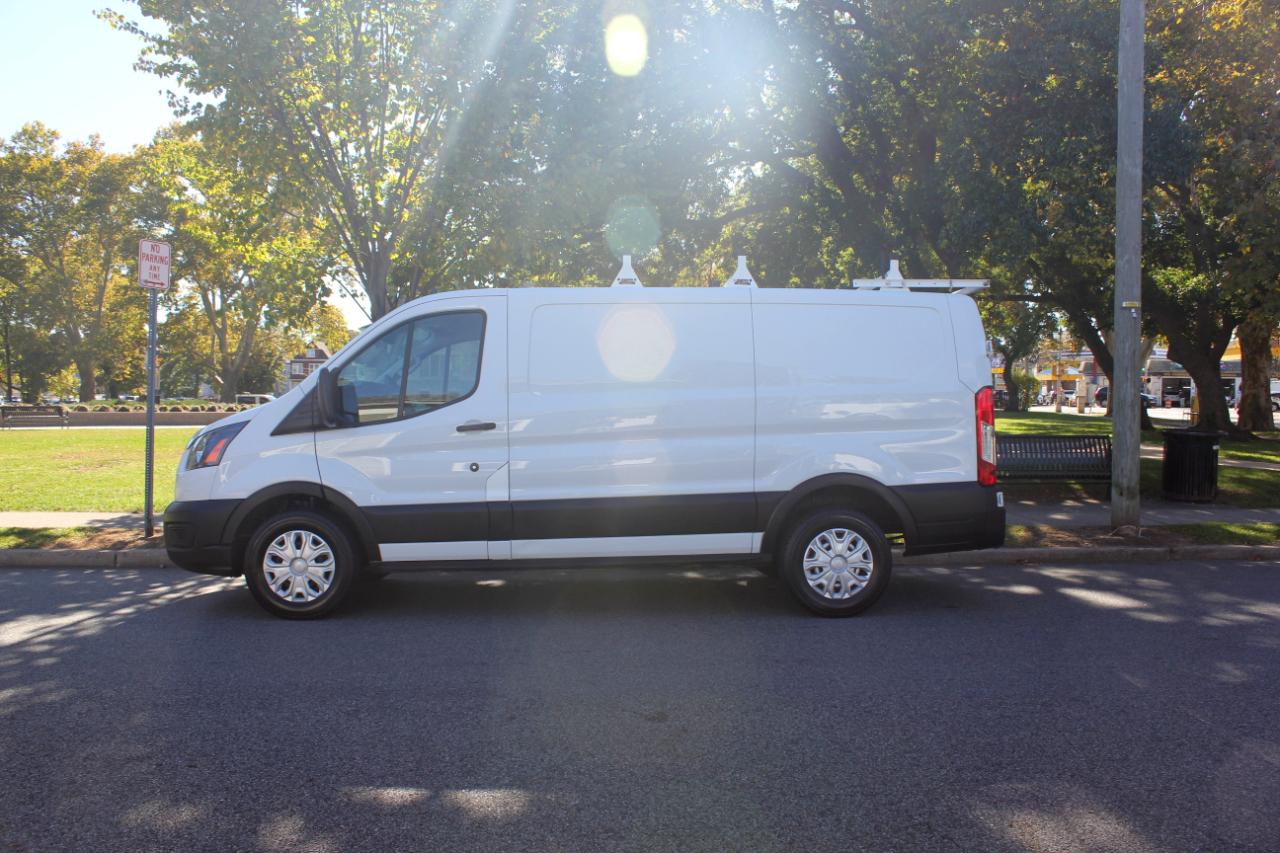 Ford Transit 150 Van Low Roof w/Sliding Pass. 130-in. WB 2021
