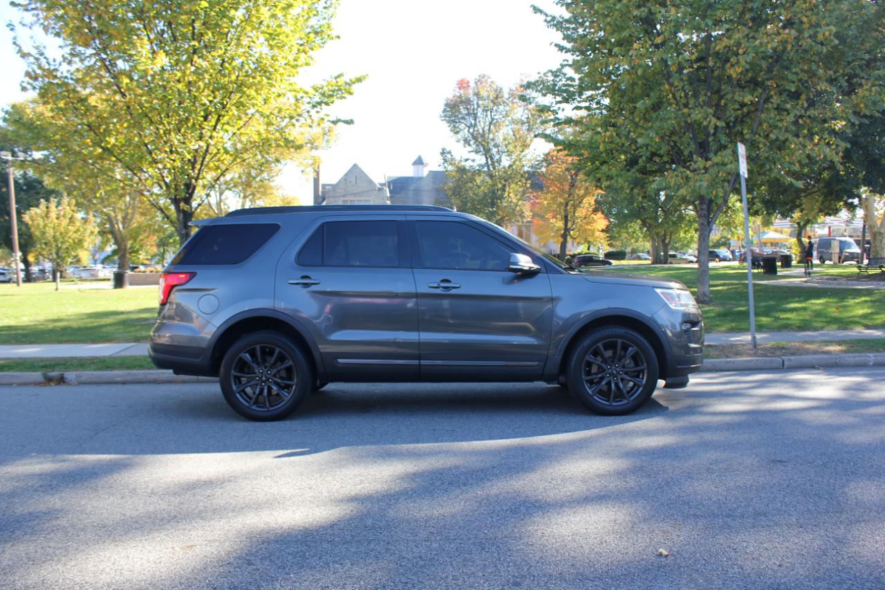 Ford Explorer XLT 4WD 2018