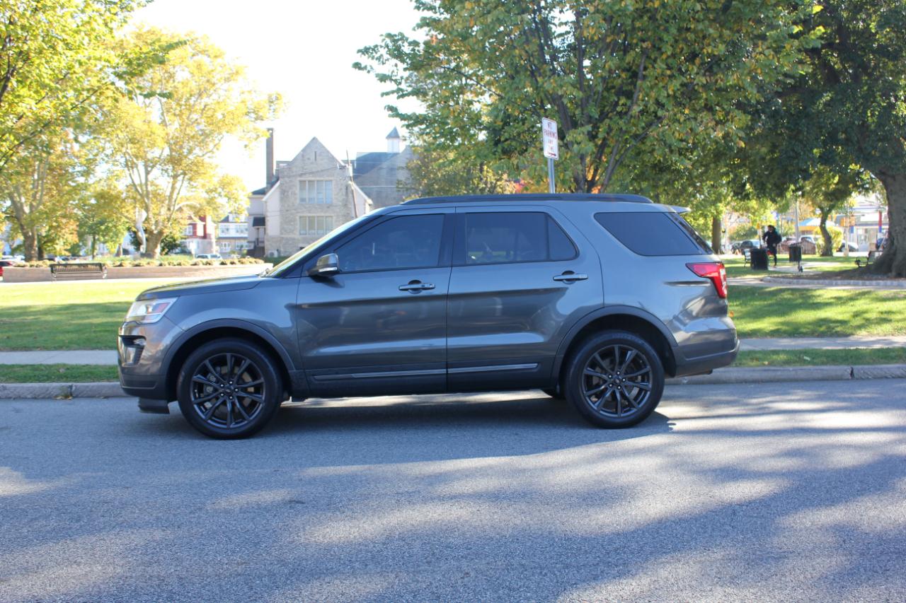 Ford Explorer XLT 4WD 2018