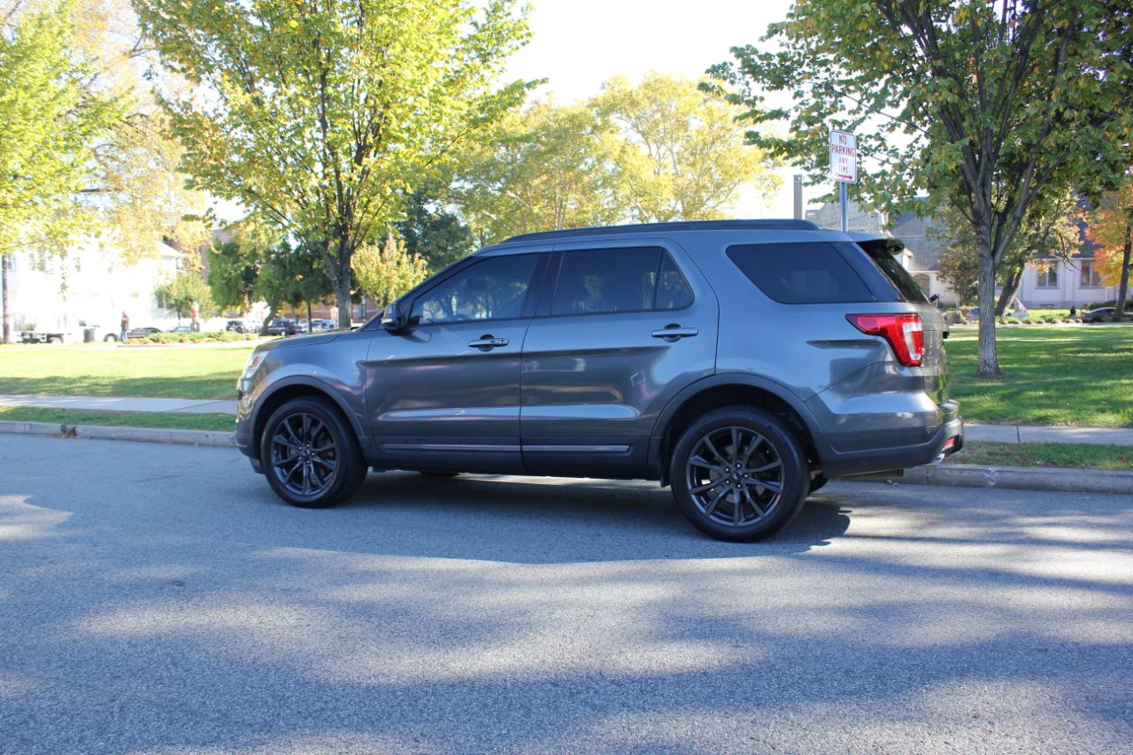 Ford Explorer XLT 4WD 2018