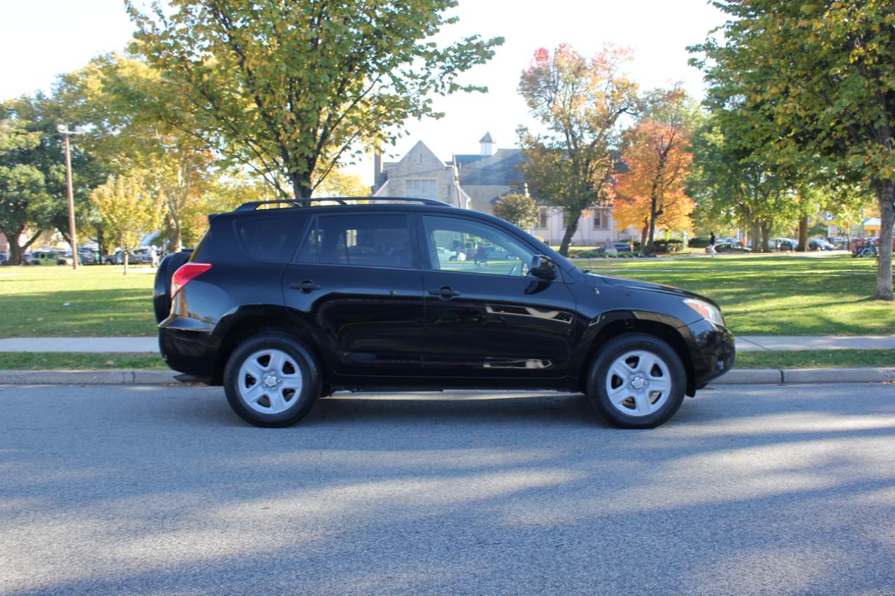 Toyota RAV4 Base I4 4WD with 3rd Row 2007