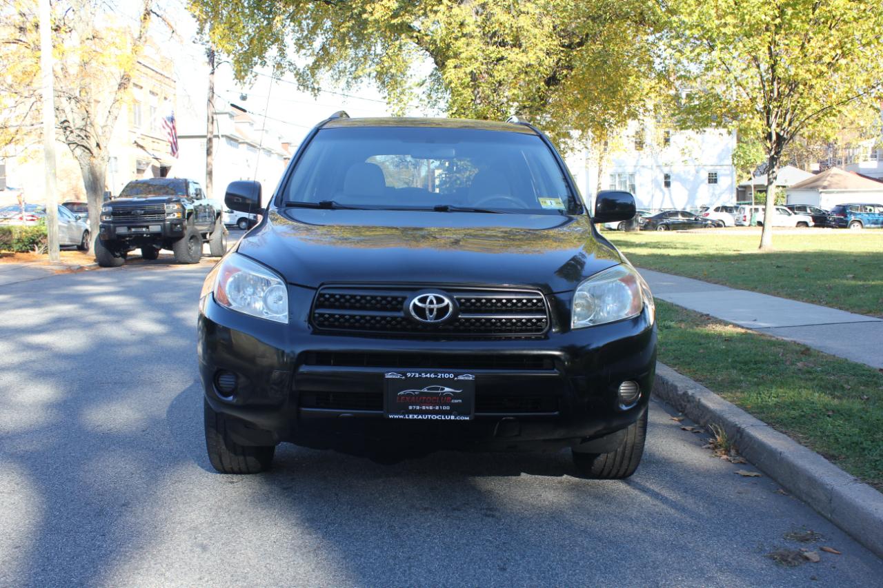 Toyota RAV4 Base I4 4WD with 3rd Row 2007