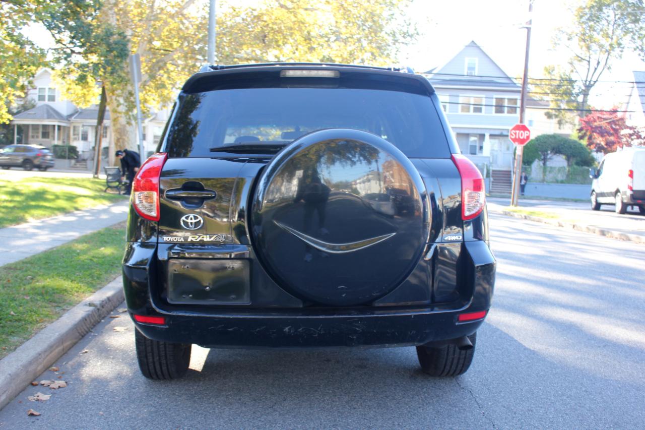 Toyota RAV4 Base I4 4WD with 3rd Row 2007