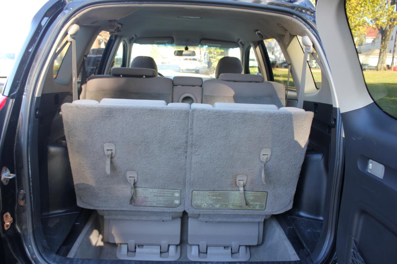 Toyota RAV4 Base I4 4WD with 3rd Row 2007