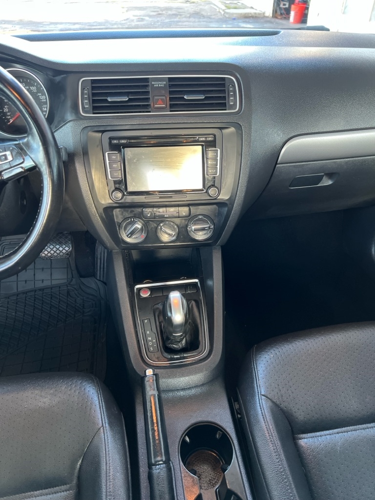 Volkswagen Jetta SE 6A 2015 Volkswagen Jetta SE 6A 2015