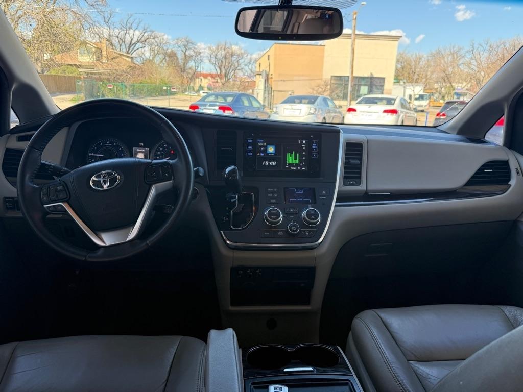 Toyota Sienna XLE FWD 8-Passenger V6 2016