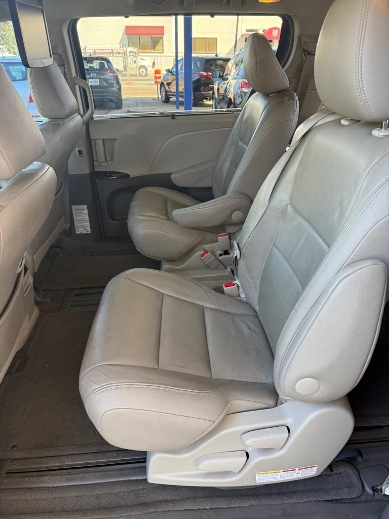 Toyota Sienna XLE FWD 8-Passenger V6 2016