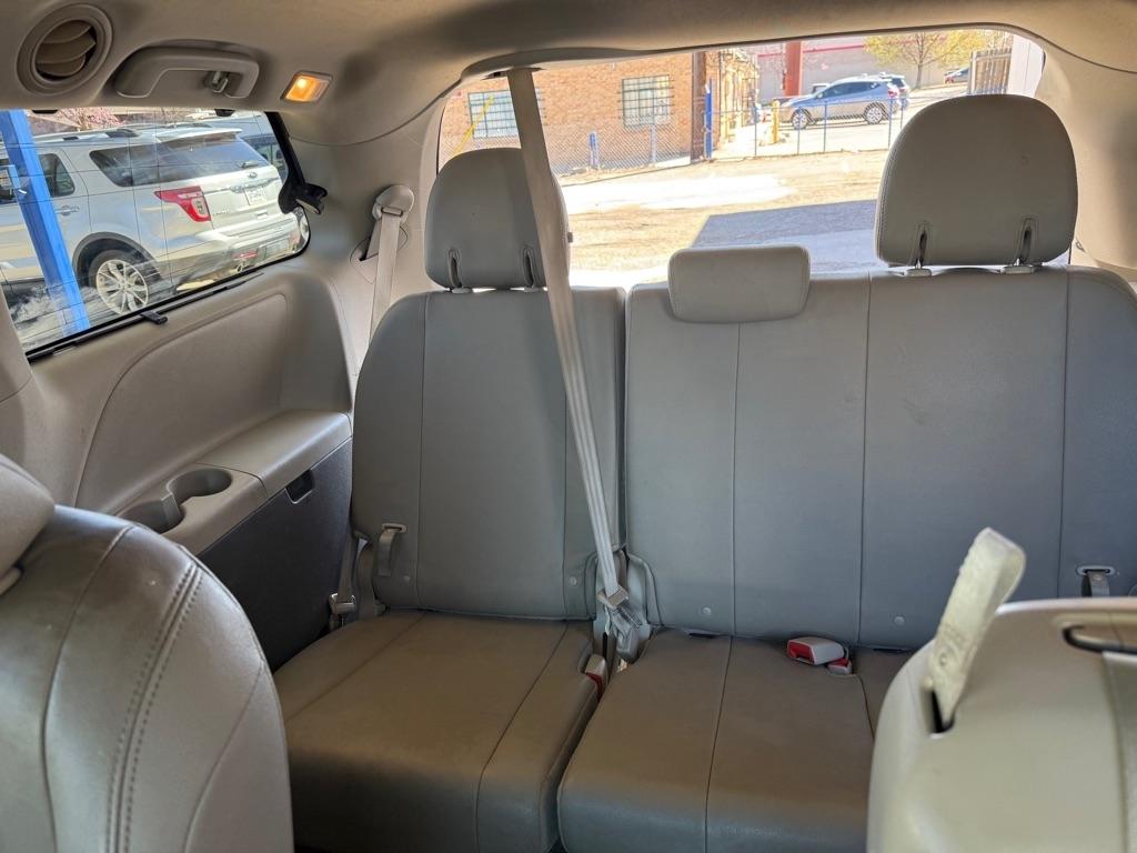 Toyota Sienna XLE FWD 8-Passenger V6 2016