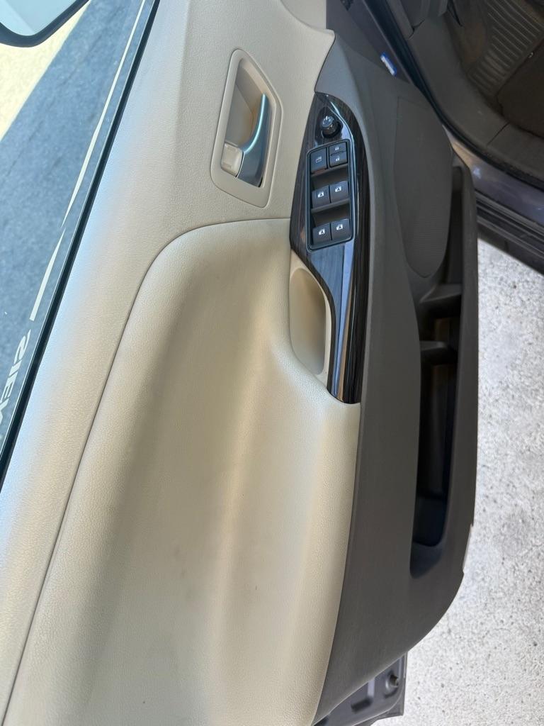 Toyota Sienna XLE FWD 8-Passenger V6 2016