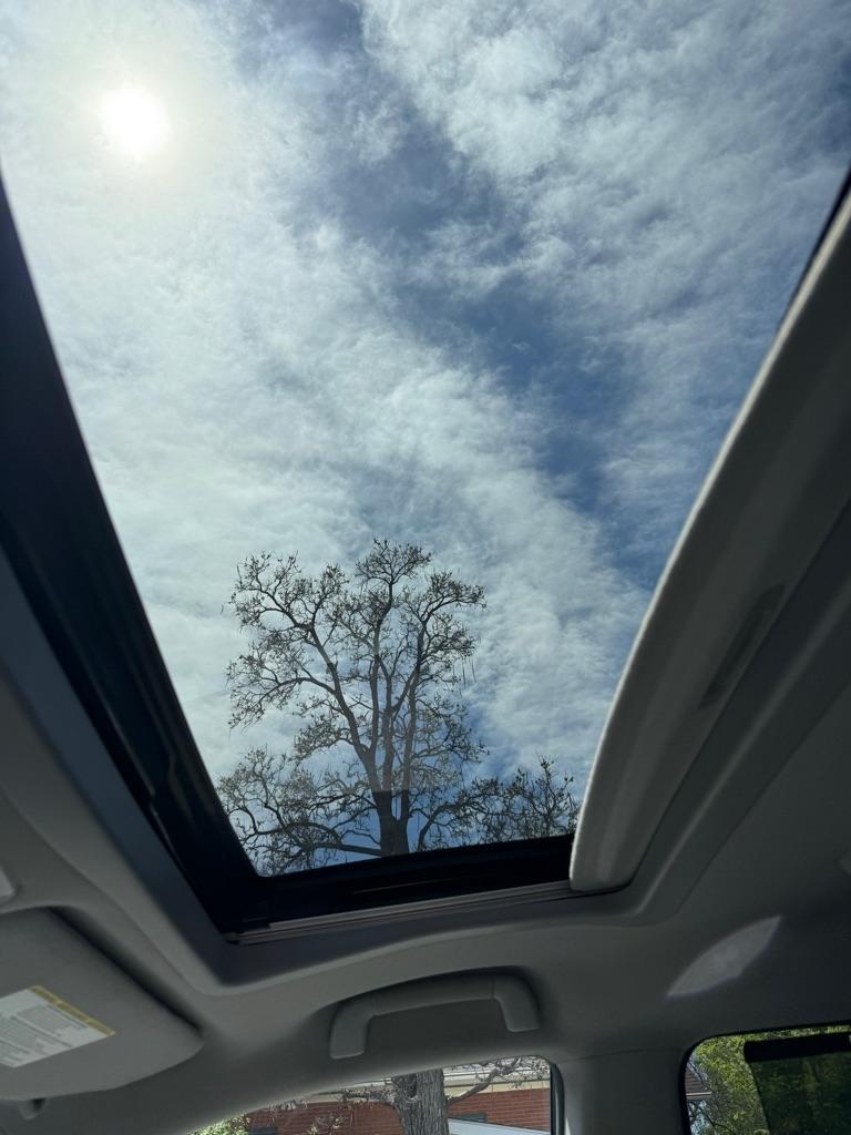 Toyota Sienna XLE FWD 8-Passenger V6 2012