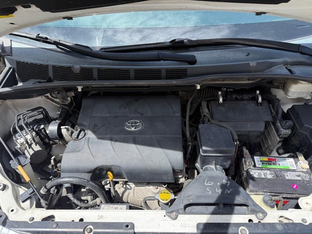 Toyota Sienna XLE FWD 8-Passenger V6 2012